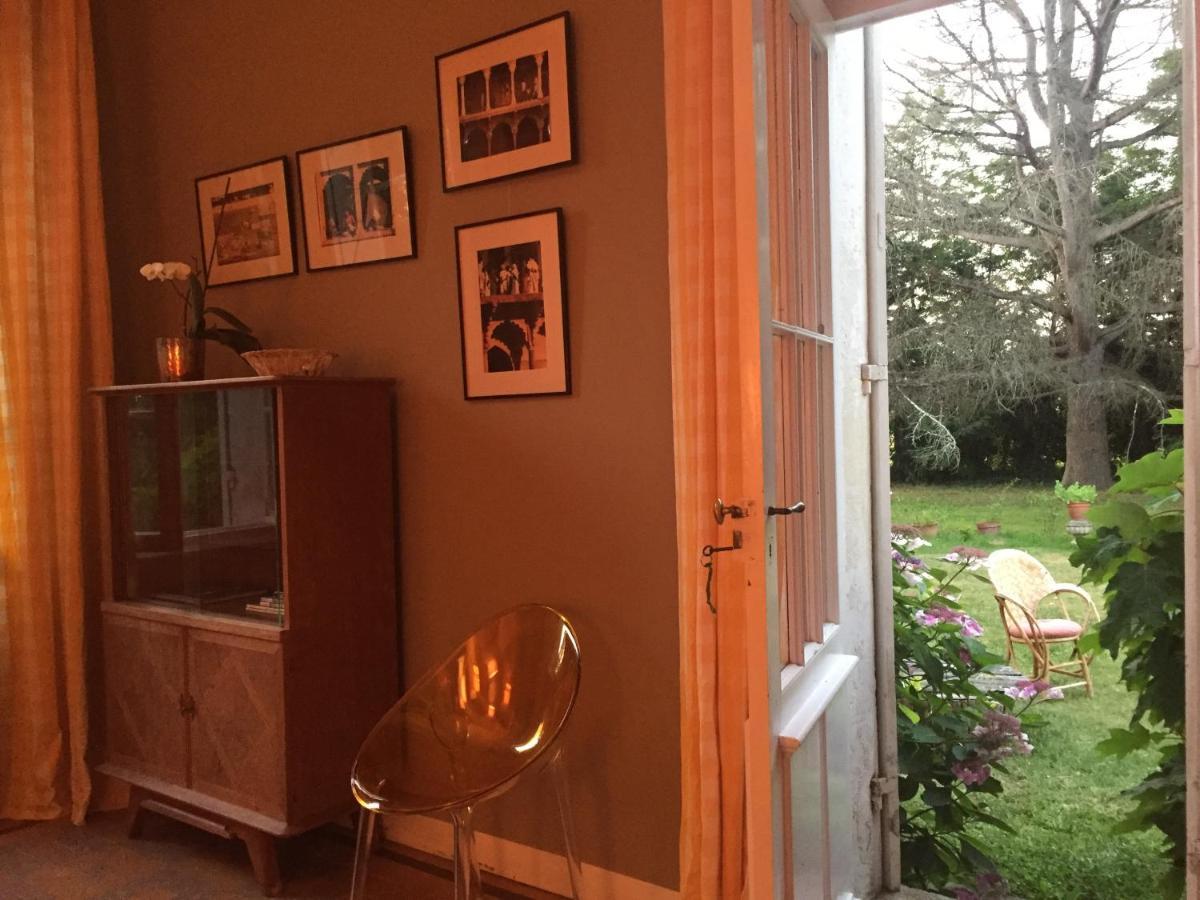 Bed and Breakfast DameChouette Pujols  Exterior foto