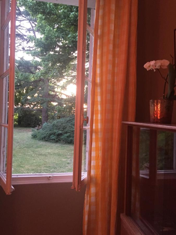 Bed and Breakfast DameChouette Pujols  Exterior foto