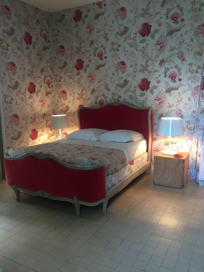 Bed and Breakfast DameChouette Pujols  Exterior foto