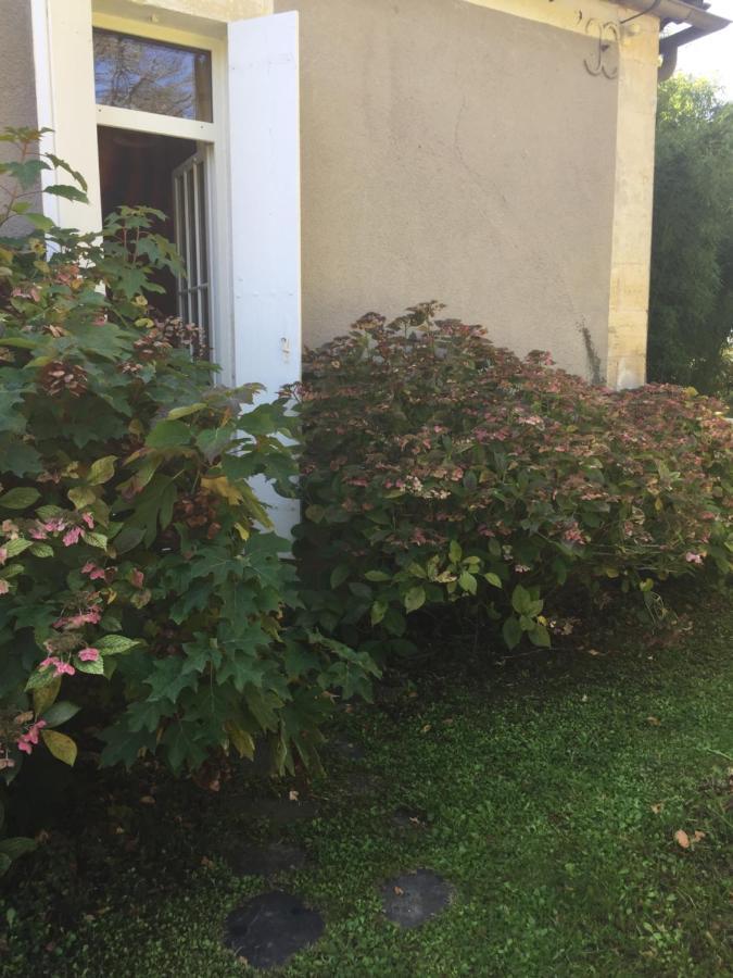 Bed and Breakfast DameChouette Pujols  Exterior foto
